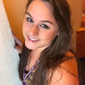 Meet your Posher, Brooke